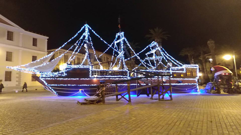 Πειρατικό το… Χριστουγεννιάτικο σκηνικό στ΄ Ανάπλι